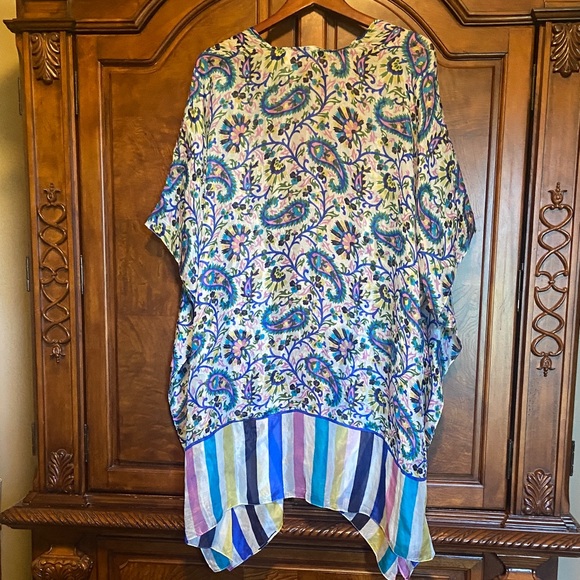 Soft Surroundings 100% Silk Kimono
Size M/L - Picture 6 of 6